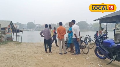 ফেরি চলাচল বন্ধ থাকায় সমস্যায় পড়েছেন নিত্যযাত্রীরা ফেরি চলাচল বন্ধ থাকায় সমস্যায় পড়েছেন নিত্যযাত্রীরা