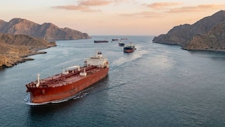 ইরান কিছু জাহাজের জন্য এই প্রণালী দিয়ে যাতায়াতের ক্ষেত্রে মাশুল আরোপের সিদ্ধান্ত নিয়েছে।