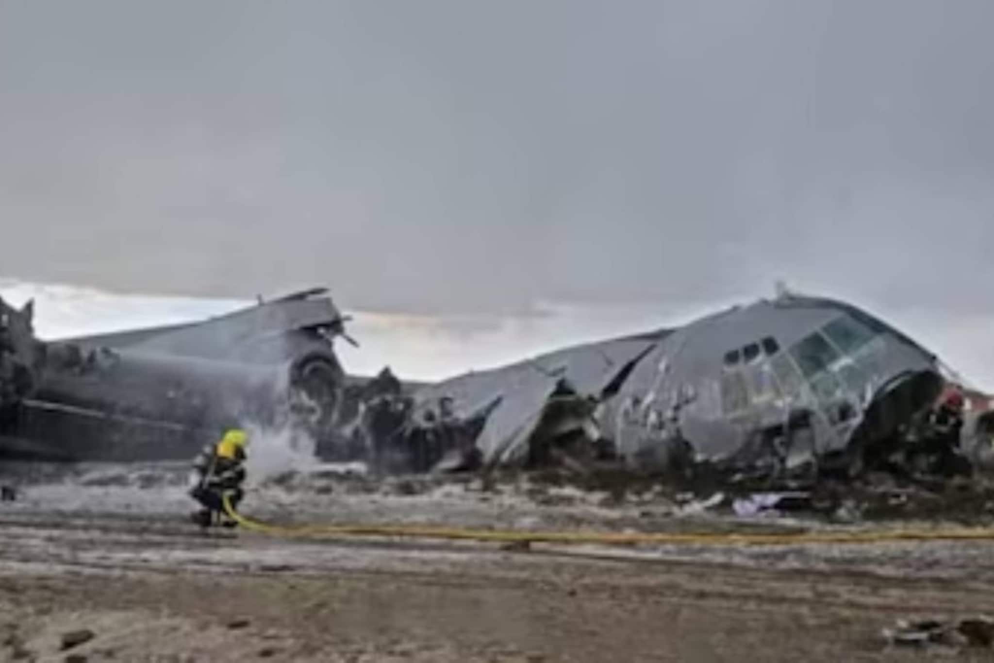 উড়ানের কিছু ক্ষণ পরই পেরুর সীমান্তবর্তী অ্যামাজন অঞ্চলে ভেঙে পড়ল কলম্বিয়ার বায়ুসেনার বিমান, নিহত কমপক্ষে ৩৪ সৈন্য, আহত ৮০ জনেরও বেশি