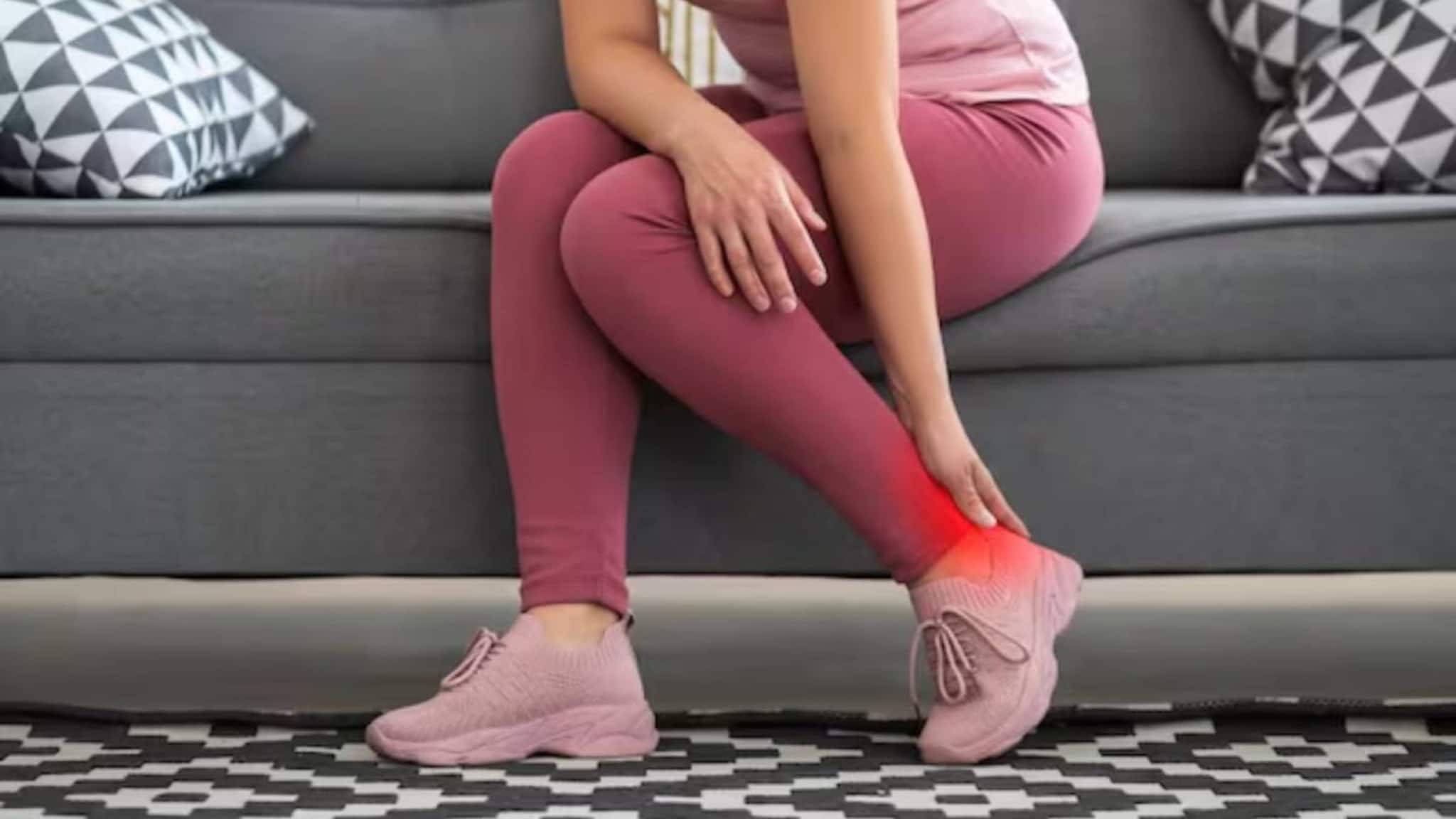 Ankle Pain or Heel Spur: গোড়ালিতে তীক্ষ্ণ ব্যথা? পা ফেলতে গেলেই চোখে জল? জানুন কারণ ও মুক্তির সহজ উপায়