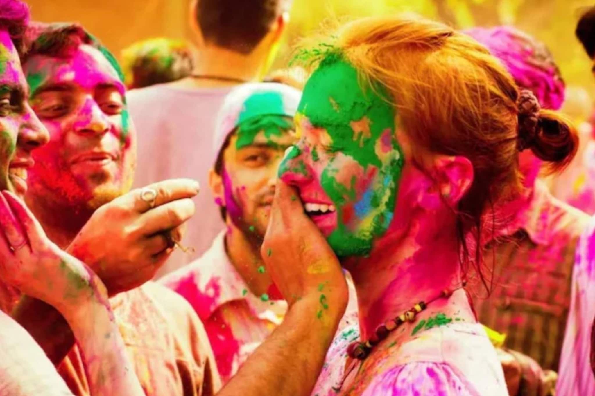 চোখে আবির বা রং ঢুকলে ‘এটা’ করবেন না! একটা ভুল কেড়ে নিতে পারে দৃষ্টিশক্তি...জানুন চোখে আবির বা রং ঢুকলে ‘এটা’ করবেন না! একটা ভুল কেড়ে নিতে পারে দৃষ্টিশক্তি...জানুন