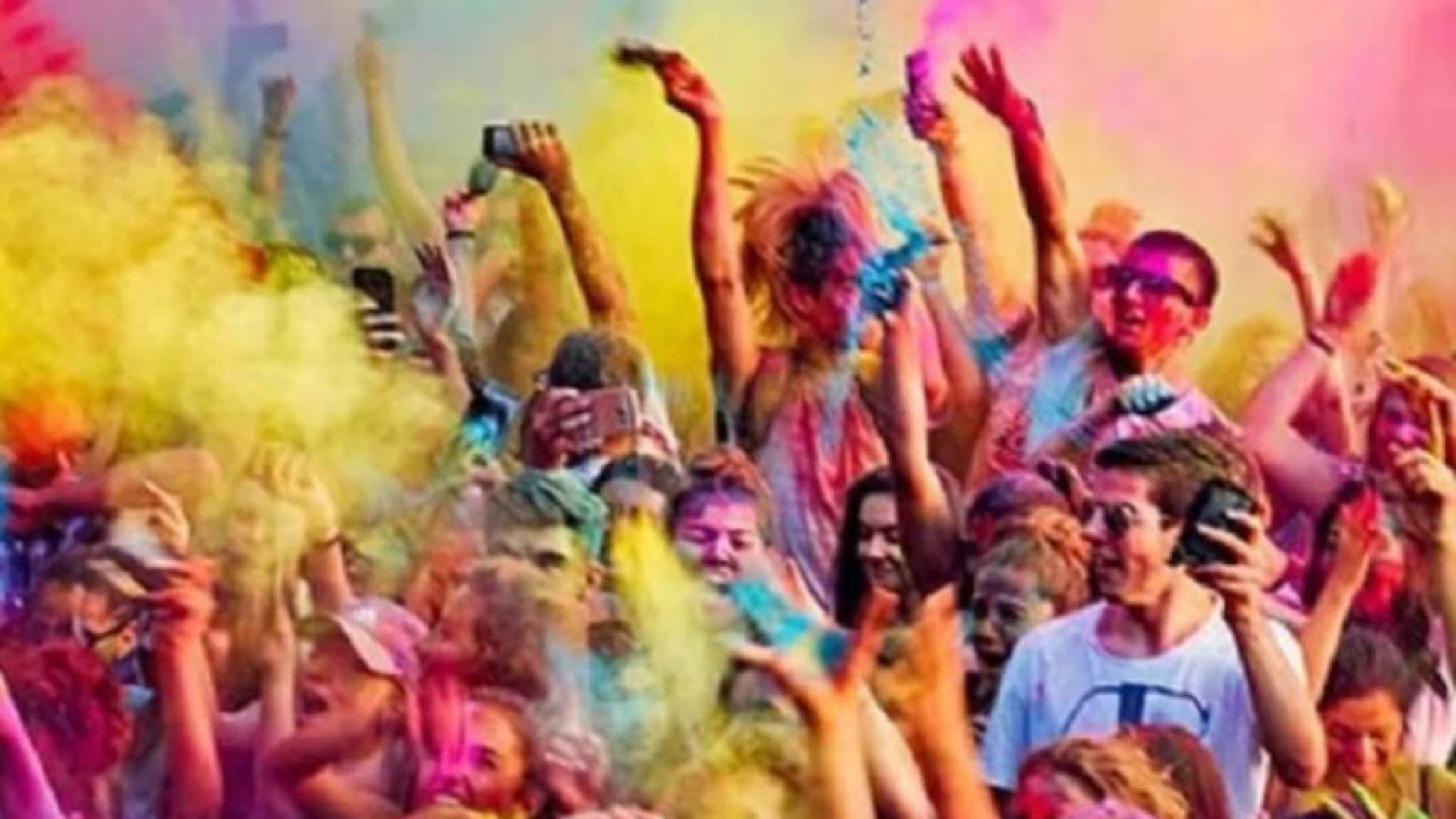 Holika Dahan 2026: হোলিকা দহন ও দোলে দান করুন এইসব জিনিস, কপাল খুলে যাবে! রাতারাতি হবে শ্রীবৃদ্ধি