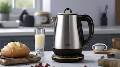 Hotel Kettles: Hidden Health Risk? Clean Before You Sip!