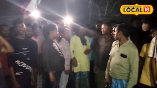 রাস্তা অবরোধ করে বিক্ষোভ