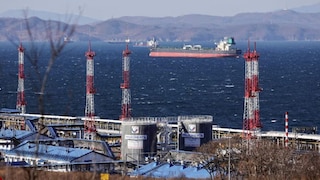 রাশিয়া থেকে ফের তেল কিনতে পারবে ভারত, ৩০ দিনের ‘ছাড়’ দিল আমেরিকা! ইরানের সঙ্গে যুদ্ধের মাঝেই বড় ঘোষণা মার্কিন যুক্তরাষ্ট্রের