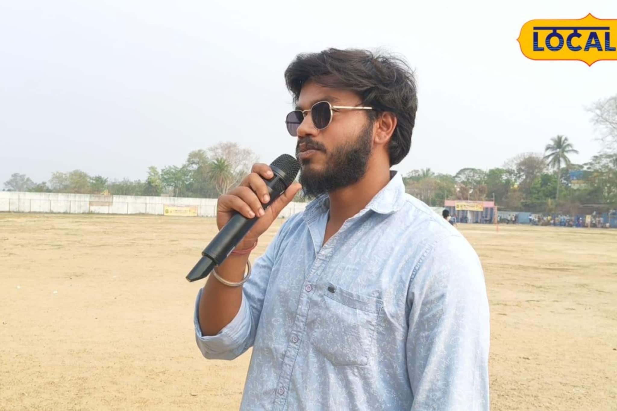 মাঠ কাঁপানো গলার স্বর! ক্রিকেট-ফুটবল টুর্নামেন্টের মধ্যমণি, পুরুলিয়ায় সাড়া ফেলে দিয়েছেন ধারাভাষ্যকর শুভম