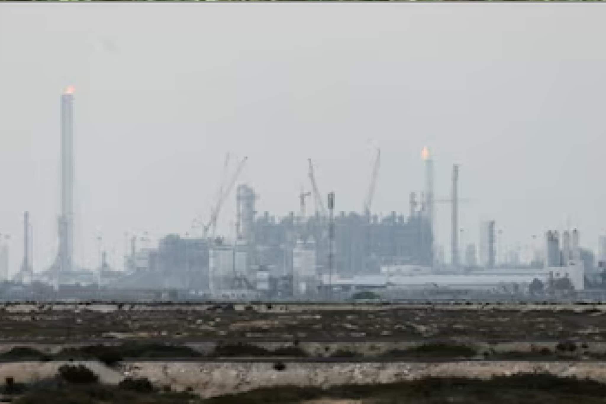 Qatar: কাতারের জ্বালানি হাবে মিসাইল হামলা, ইরানি দূতাবাসের কর্মীদের ২৪ ঘণ্টার মধ্যে দেশ ছাড়ার নির্দেশ