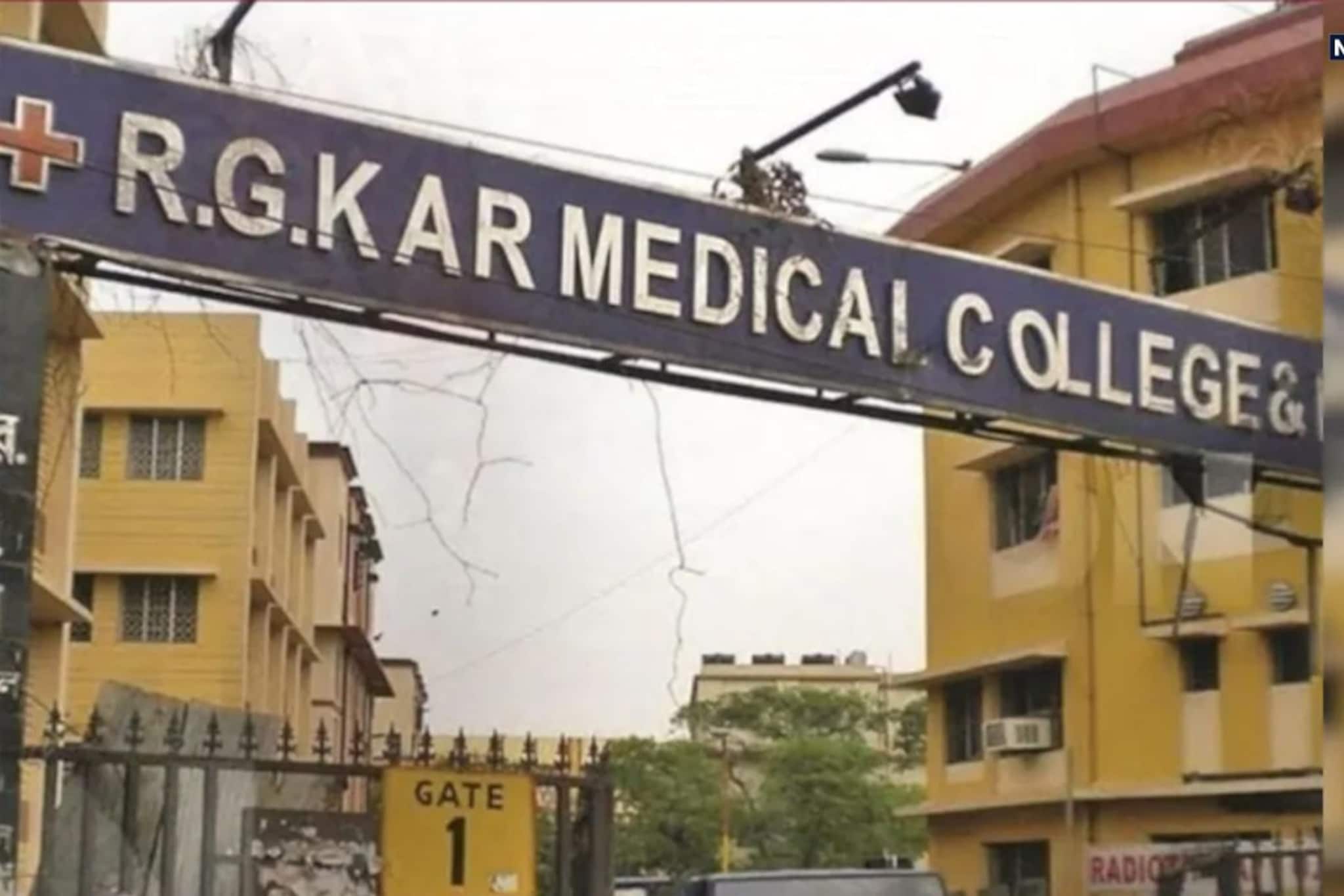 ছেলের অপারেশন চলাকালীন বাবার অস্বাভাবিক মৃত্যু! আরজি কর হাসপাতালের লিফটের ভিতরে উদ্ধার দেহ