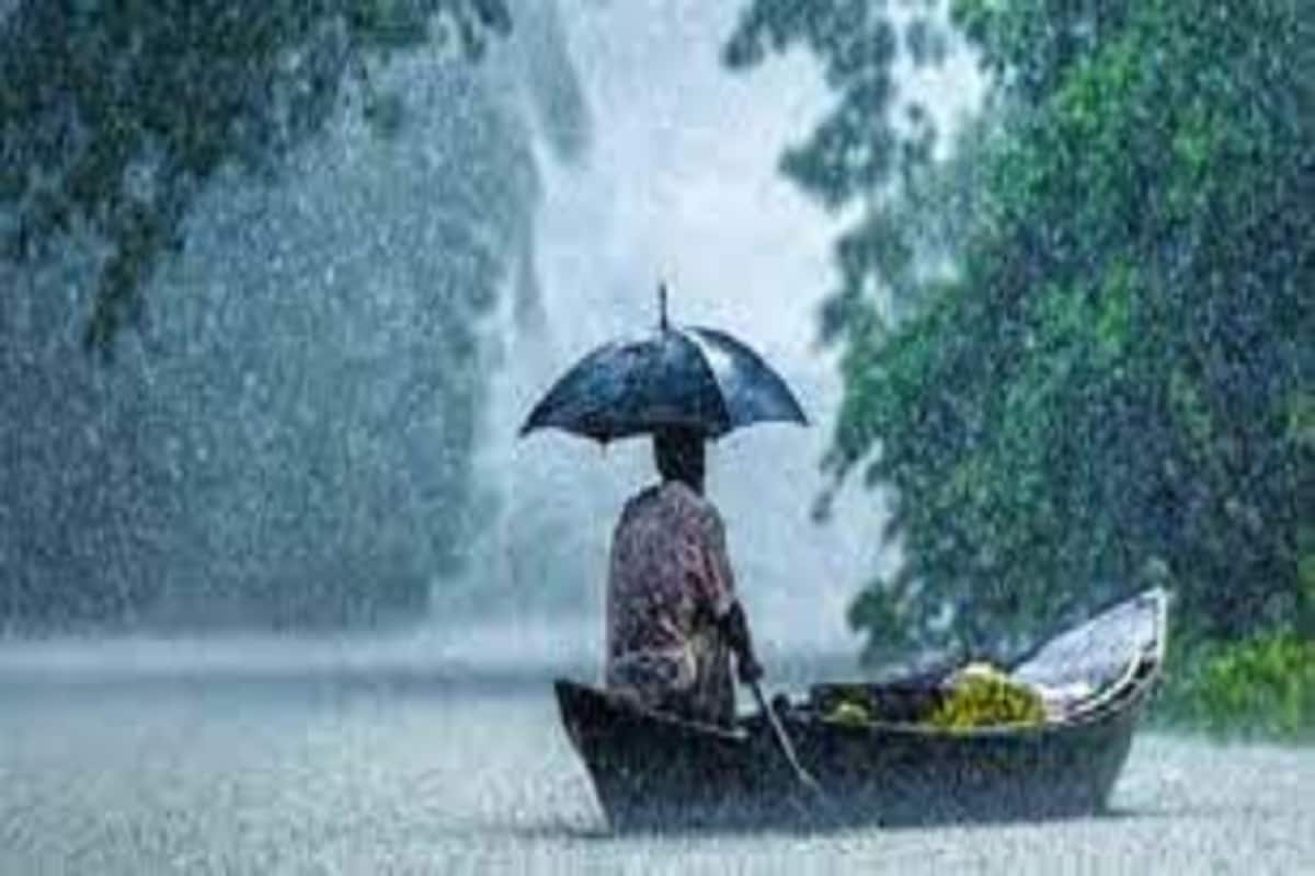 দক্ষিণবঙ্গের পুরুলিয়া বাঁকুড়া ঝাড়গ্রাম পূর্ব ও পশ্চিম বর্ধমান বীরভূম মুর্শিদাবাদ জেলায় ঝড় বৃষ্টির আশঙ্কা।