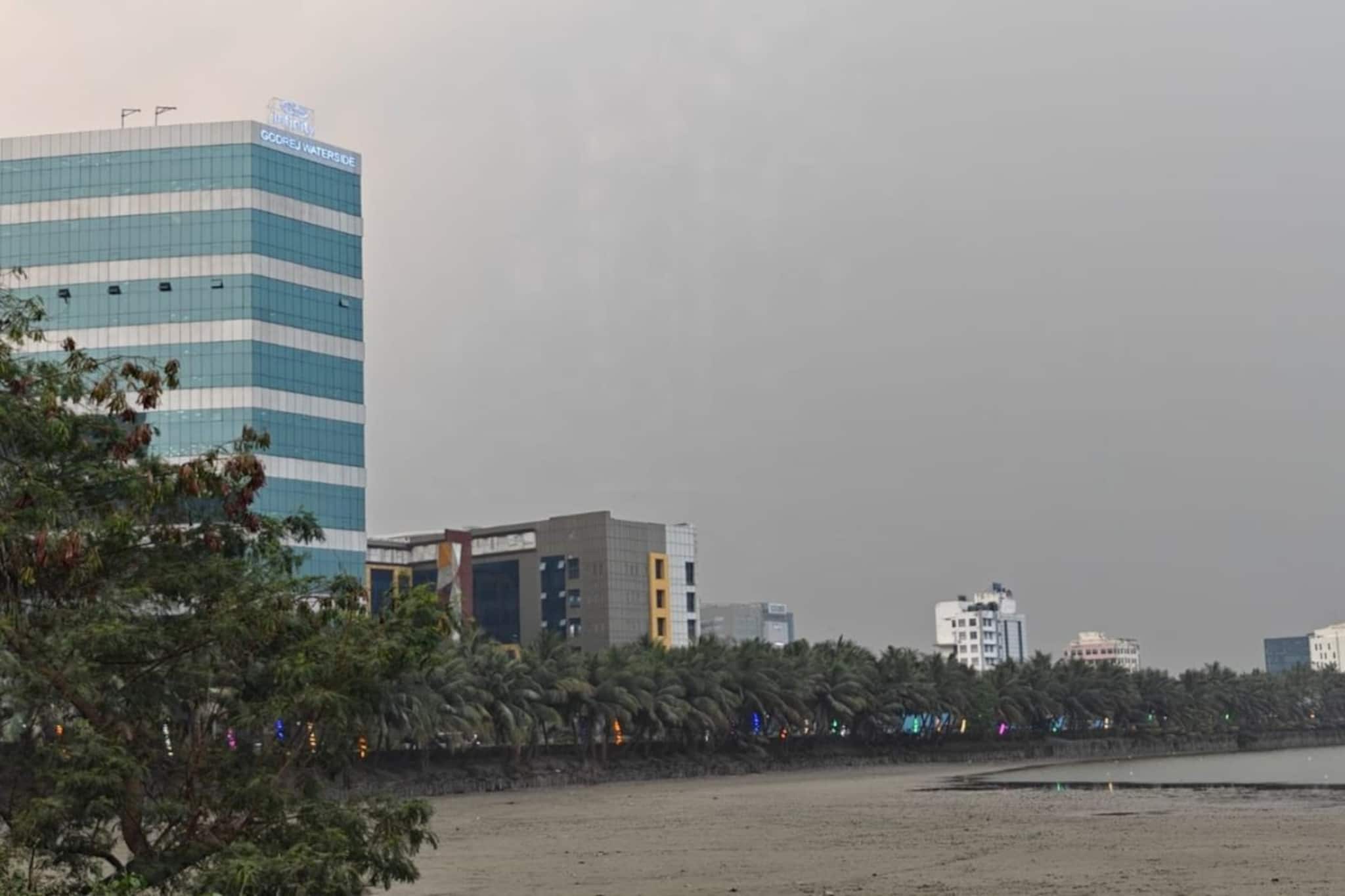 আজ থেকেই ঝড়-বৃষ্টির পূর্বাভাস রাজ্যে ! সোম-মঙ্গলবার দক্ষিণবঙ্গের সব জেলায় হালকা বৃষ্টি