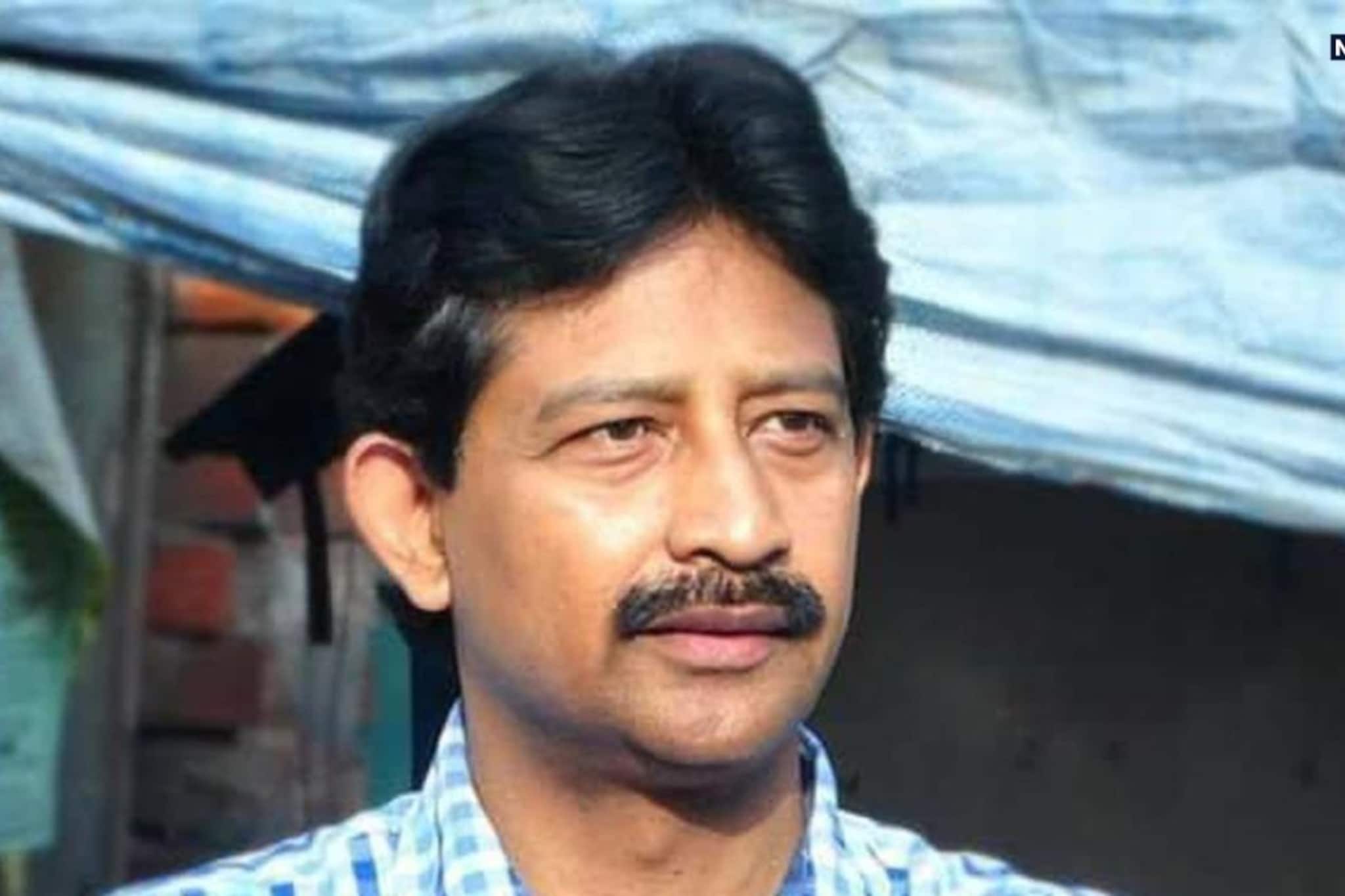 ডেবরায় মহিলাদের সঙ্গে মিছিল করে প্রচারে রাজীব ব্যানার্জী, ‘বহিরাগত’ ইস্যুতে পাল্টা জবাব ডেবরায় মহিলাদের সঙ্গে মিছিল করে প্রচারে রাজীব ব্যানার্জী, ‘বহিরাগত’ ইস্যুতে পাল্টা জবাব