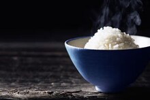 Rice for Weight Loss: ব্লাড-সুগার আর মোটা হওয়ার ভয়ে ভাত খান না? এবার ভাত খেয়েও হুড়মুড়িয়ে কমবে ওজন, বাগে আসবে ডায়াবেটিস-ও, শুধু ভাত খান এই ছোট্ট নিয়ম মেনে