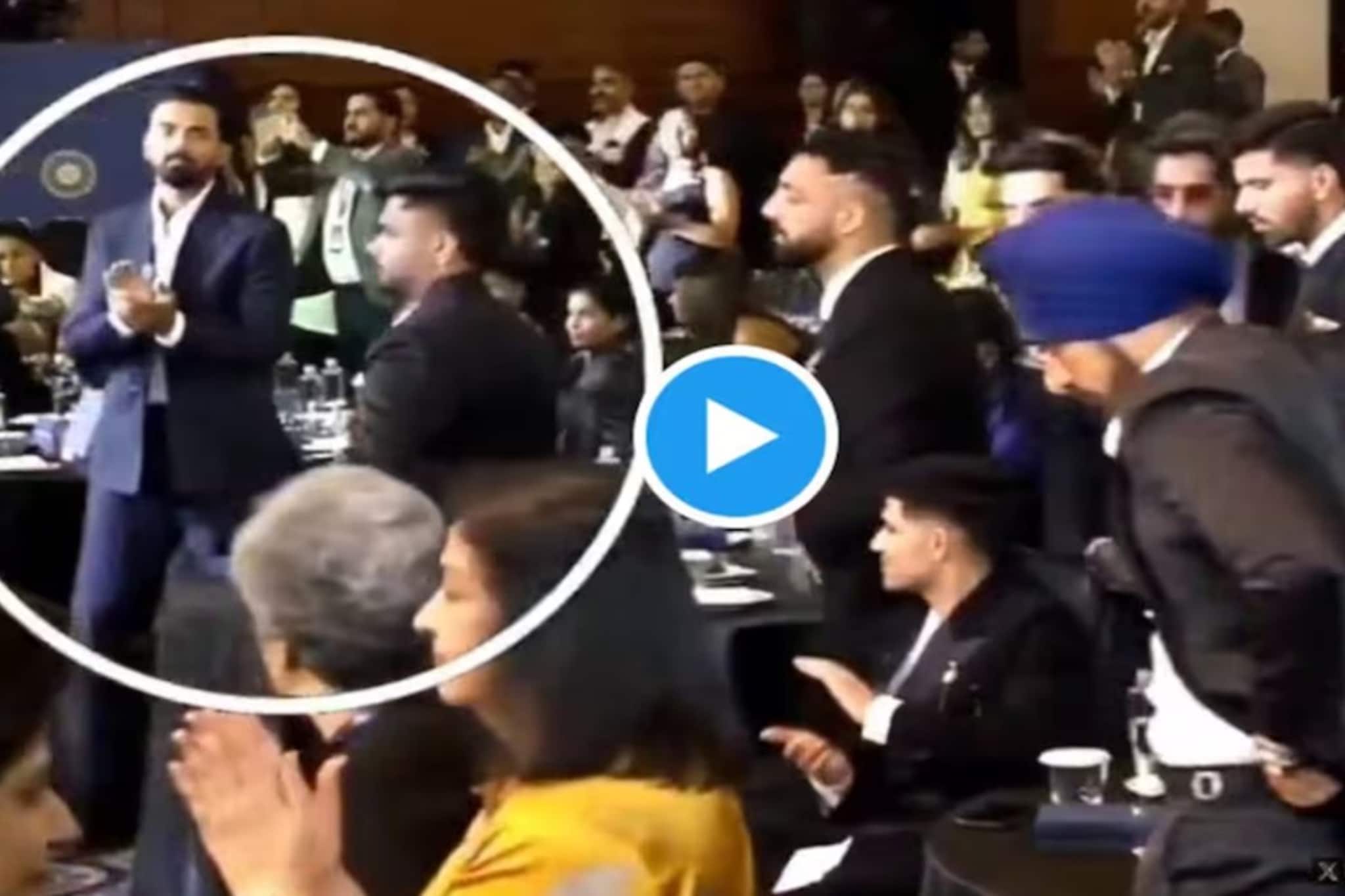 অ্যাওয়ার্ড ছেড়ে কেএল রাহুলকে গিয়ে জড়িয়ে ধরলেন সঞ্জু স্যামসন ! লাইন ভেঙে চলে এলেন, ভিডিও ভাইরাল