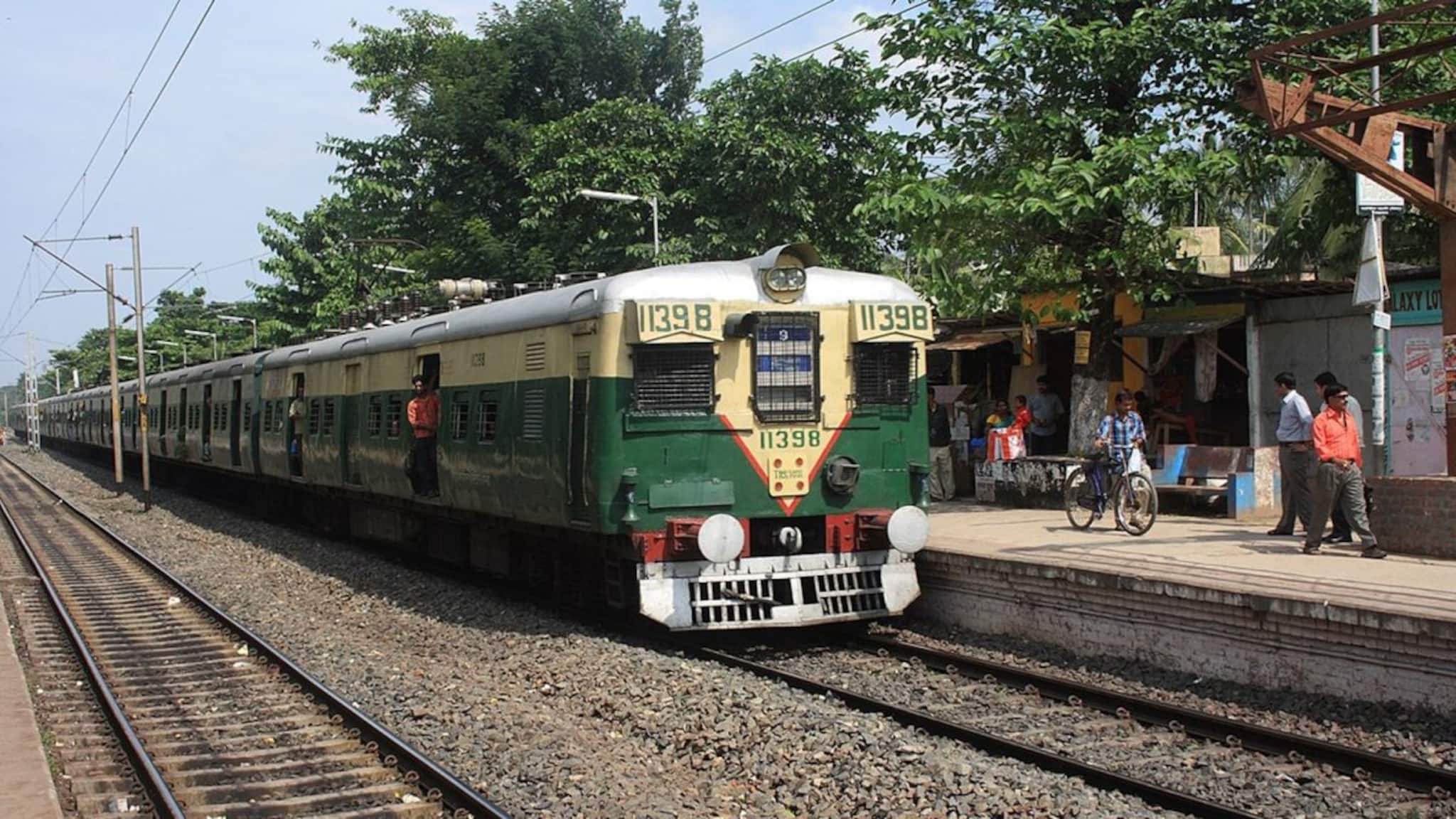 নোংরা-আর্বজনায় বিপত্তি ! শিয়ালদহ ডিভিশনে স্বচ্ছতা একটি যৌথ দায়িত্ব, জনসাধারণের প্রতি সহযোগিতার আহ্বান রেলের