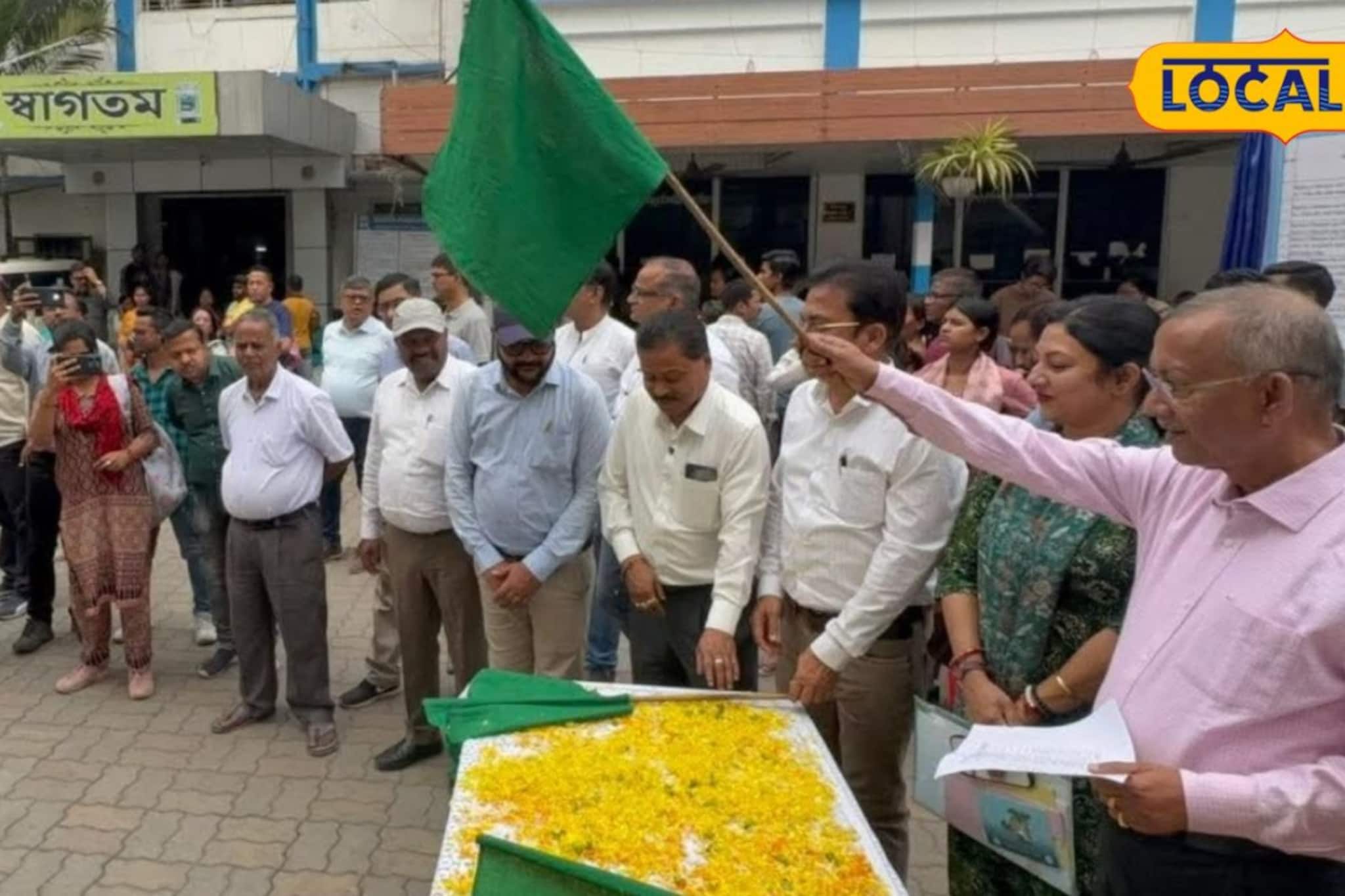 শিলিগুড়িতে নাগরিক পরিষেবায় নতুন জোয়ার! অ্যাম্বুল্যান্স টু টোটো, একগুচ্ছ উপহার পুরনিগমের