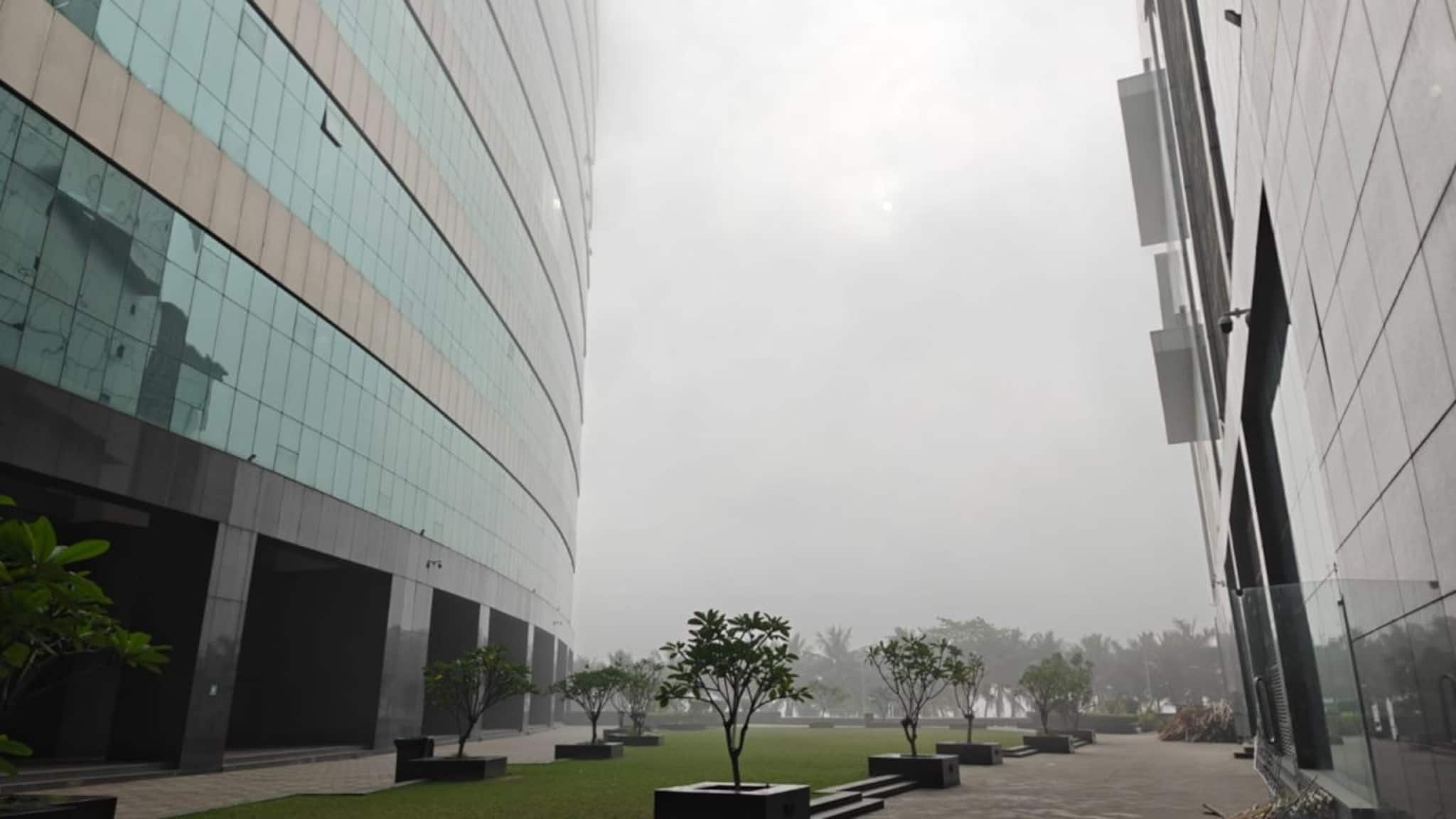 West Bengal Weather Update: কলকাতা-সহ দক্ষিণবঙ্গে ফের ঝড়বৃষ্টির সতর্কতা জারি ! জেনে নিন আবহাওয়ার আপডেট