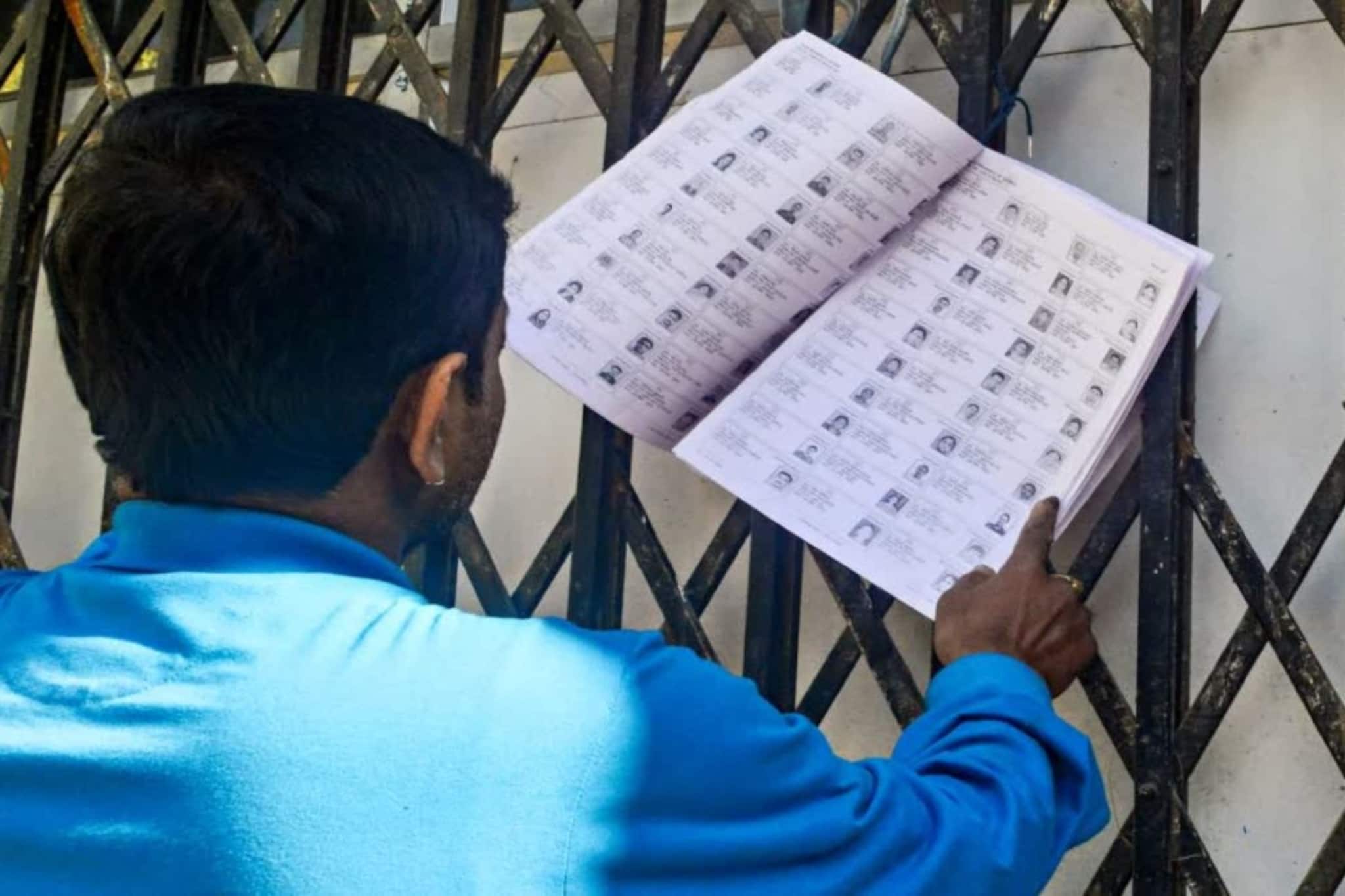 সব মিলিয়ে বাদ প্রায় ৮১ লক্ষ..চতুর্থ দফায় বিবেচনাধীন তালিকা থেকে বাদ পড়েছে প্রায় ৪৪-৪৫% নাম! সব মিলিয়ে বাদ প্রায় ৮১ লক্ষ..চতুর্থ দফায় বিবেচনাধীন তালিকা থেকে বাদ পড়েছে প্রায় ৪৪-৪৫% নাম!