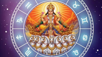 বৈদিক জ্যোতিষশাস্ত্র অনুসারে, সূর্যদেবকে গ্রহদের রাজা হিসেবে বিবেচনা করা হয়। সূর্যকে আত্মবিশ্বাস, আত্মসম্মান এবং সুস্বাস্থ্যের কারণ হিসেবে বিবেচনা করা হয়। সূর্য যখন এক রাশি থেকে অন্য রাশিতে স্থানান্তরিত হয়, তখন তার প্রভাব ১২টি রাশির উপরই পড়ে। দৃশ্যম পঞ্চাঙ্গ অনুসারে, সূর্য কুম্ভ রাশিতে অবস্থিত, তবে ১৫ মার্চ, ২০২৬ তারিখে, রাত ১:০৮ মিনিটে, সূর্য মীন রাশিতে প্রবেশ করবেন। শনি এবং শুক্র ইতিমধ্যেই মীন রাশিতে উপস্থিত, তাই এখানে সূর্যের আগমন ত্রিগ্রহী যোগ এবং শুক্রাদিত্য যোগ তৈরি করবে।জ্যোতিষশাস্ত্র অনুসারে, এই সংযোগকে অত্যন্ত প্রভাবশালী বলে মনে করা হয় এবং সমস্ত রাশির উপর তা প্রভাব ফেলবে। এটিও লক্ষ্যণীয় যে সূর্য মীন রাশিতে প্রবেশ করার দিন পাপমোচিনী একাদশীর সংযোগও তৈরি হচ্ছে। সূর্য ১৪ এপ্রিল, ২০২৬ পর্যন্ত মীন রাশিতে থাকবেন। সূর্যের এই গোচর কিছু রাশির জন্য উপকারী হতে পারে।