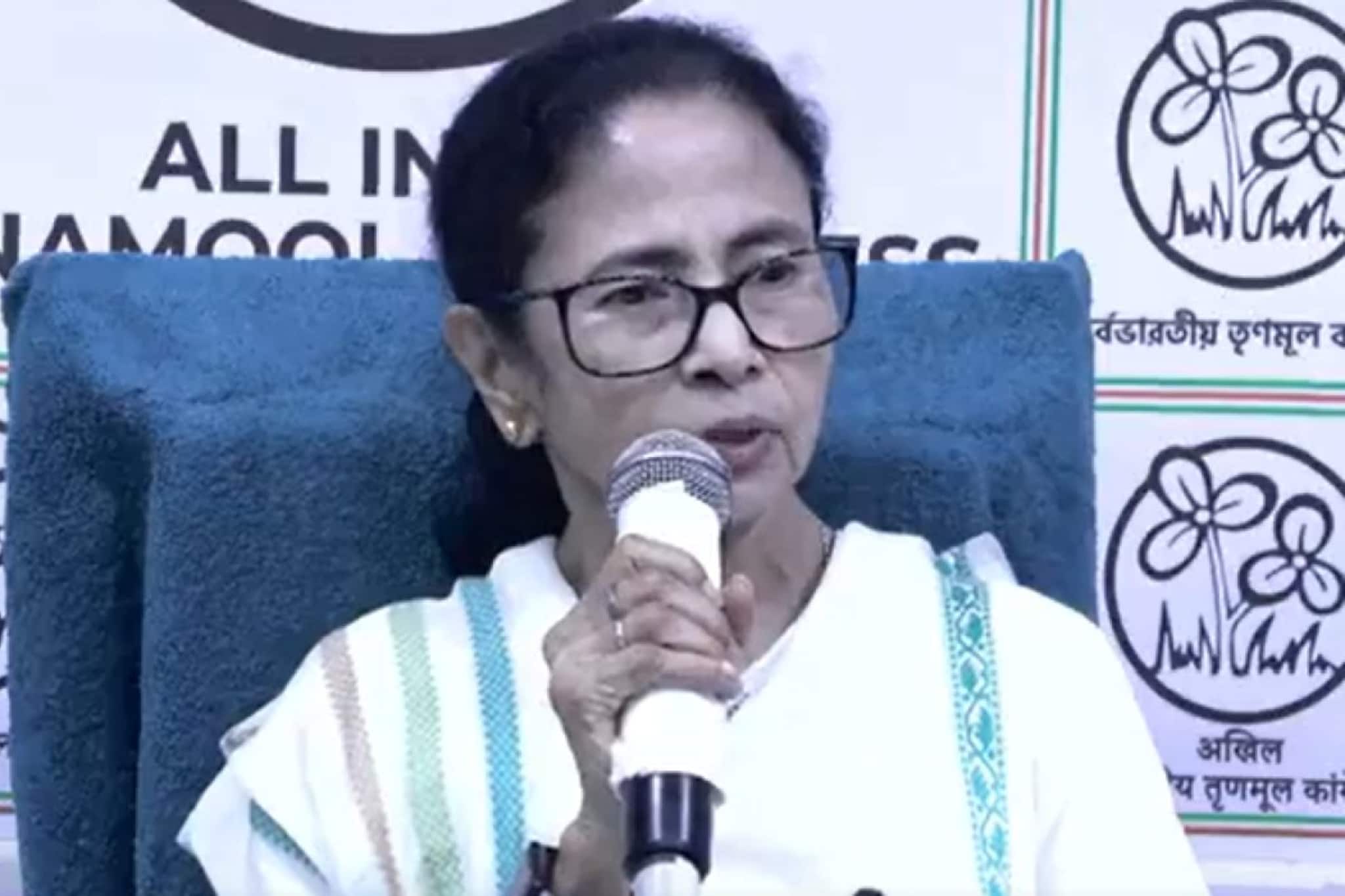 'বাংলার নির্বাচন তো হবেই, কিন্তু মোদির হাত থেকে দেশ উদ্ধার করা প্রথম লক্ষ্য', ইস্তেহার প্রকাশের অনুষ্ঠানে ঘোষণা মমতার