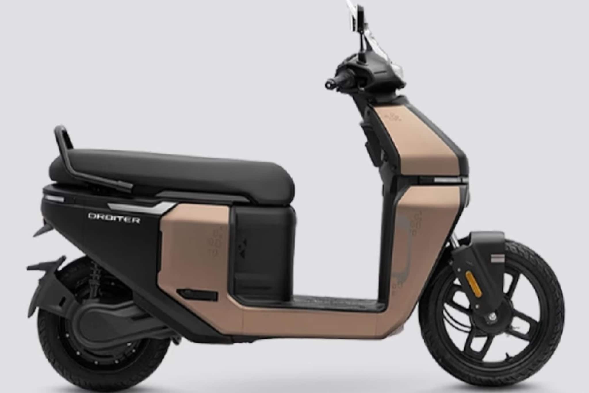 মধ্যবিত্তের জন্য বড় খবর, শক্তিশালী মাত্র ৪৯,৯৯৯ টাকায় বাড়িতে আনুন নতুন স্কুটার