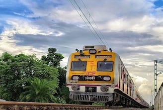 শিয়ালদহ ডিভিসনে যাত্রী সুবিধায় বিশাল পদক্ষেপ ভারতীয় রেলের, এবার লোকাল ট্রেন বিশেষ সুবিধা