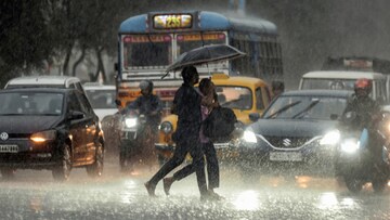 হুড়মুড়িয়ে ঢুকছে জলীয় বাষ্প, কয়েক ঘণ্টাতেই ঘন দুর্যোগের অশনি জেলায়-জেলায়