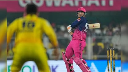 বৈভবের তাণ্ডব। বৈভবের তাণ্ডব।