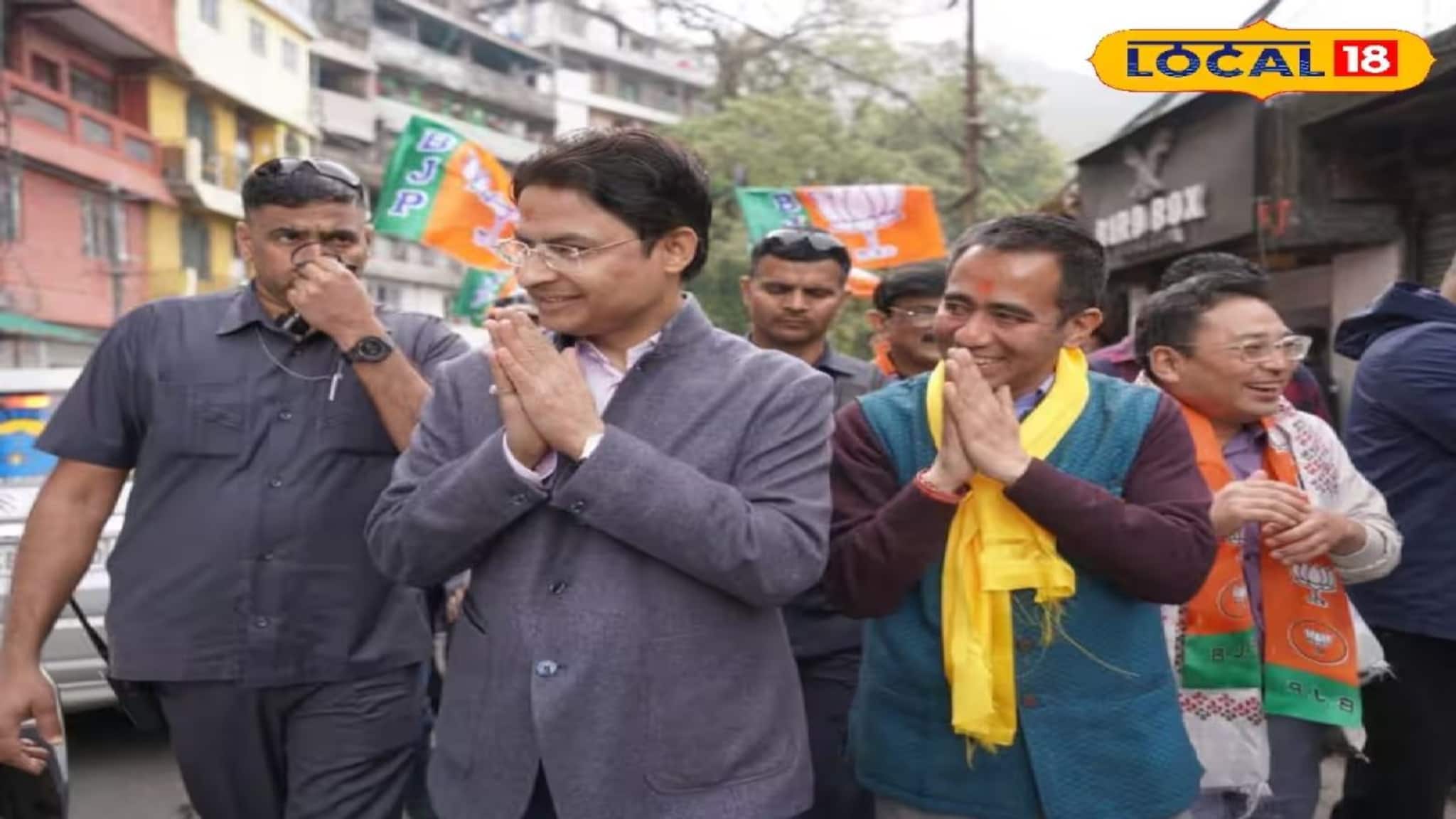 Darjeeling: পাহাড়ে ঘরে ঘরে বিজেপির ঝড়! রাজু বিস্তা-সঞ্জীব লামাদের সঙ্গে জোর প্রচার, লক্ষ্য দার্জিলিং জয় 