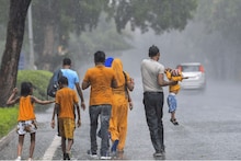 IMD WB Rain Alert: মেঘে ঢাকছে আকাশ! ধেয়ে আসছে ঝেঁপে বৃষ্টি, দমকা হাওয়ায় তোলপাড়! কোন কোন জেলা তোলপাড়? জানিয়ে দিল আলিপুর