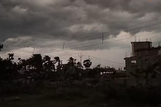 ঝড়-বৃষ্টিতে তোলপাড় হবে বাংলার ৬ জেলা, গরম বাড়বে কলকাতা-সহ দক্ষিণবঙ্গে! আবহাওয়ার বড় আপডেট 