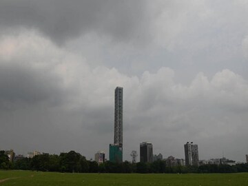 রাজ্যে বিক্ষিপ্ত বৃষ্টি চলবে, ফের কালবৈশাখী ঝড়ের সম্ভাবনা রয়েছে চলতি সপ্তাহেই