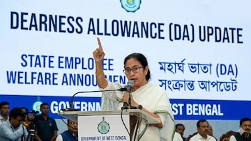 দুই কিস্তিতে মিলবে বকেয়া ডিএ, মমতার ঘোষণার পরই বিজ্ঞপ্তি জারি! প্রথম কিস্তি মার্চে, আর দ্বিতীয়? বড় খবর দুই কিস্তিতে মিলবে বকেয়া ডিএ, মমতার ঘোষণার পরই বিজ্ঞপ্তি জারি! প্রথম কিস্তি মার্চে, আর দ্বিতীয়? বড় খবর