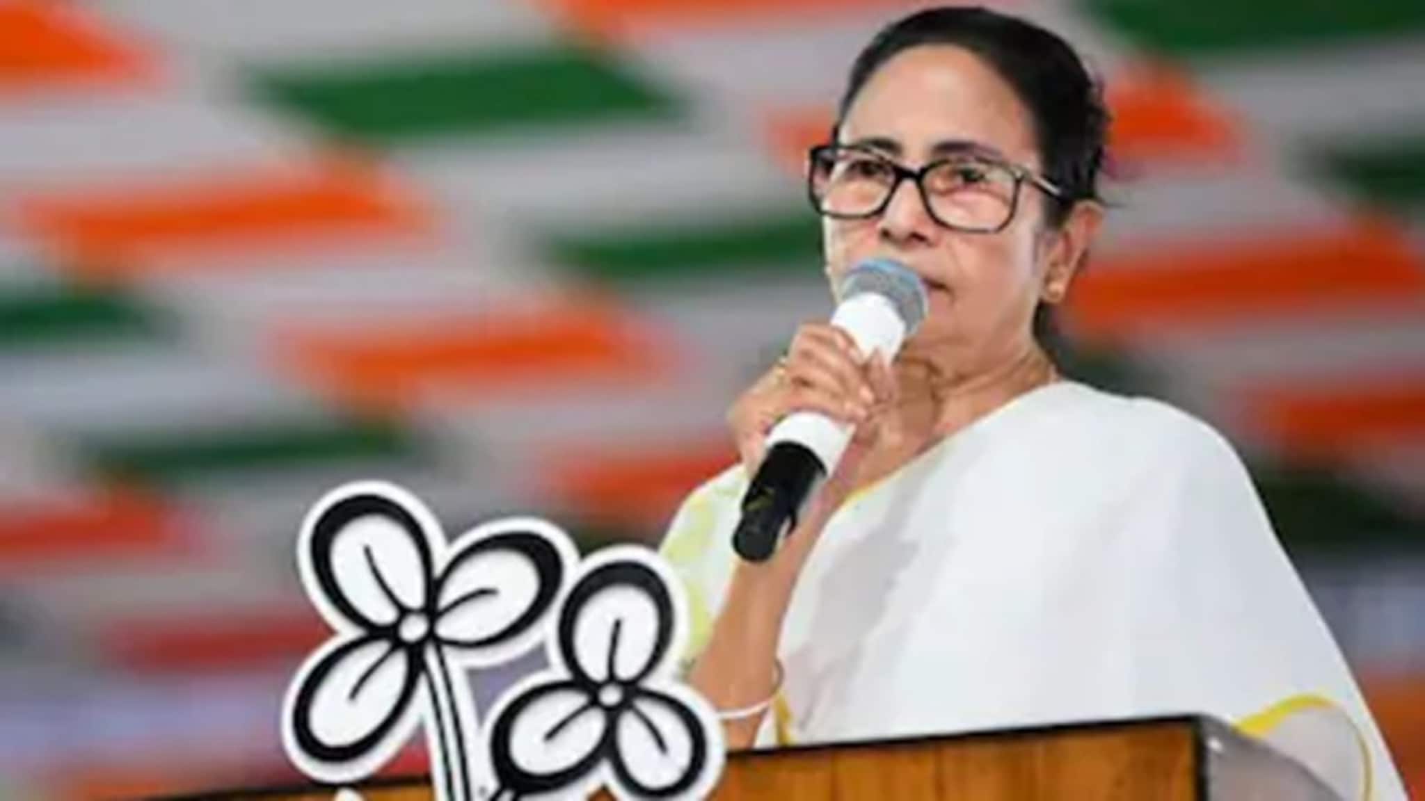West Bengal Opinion Poll: বিপুল সংখ্যাগরিষ্ঠতা নিয়ে ফের মুখ্যমন্ত্রী মমতাই, কত আসন পেতে পারে তৃণমূল? উঠে এল News 18 ওপিনিয়ন পোলে