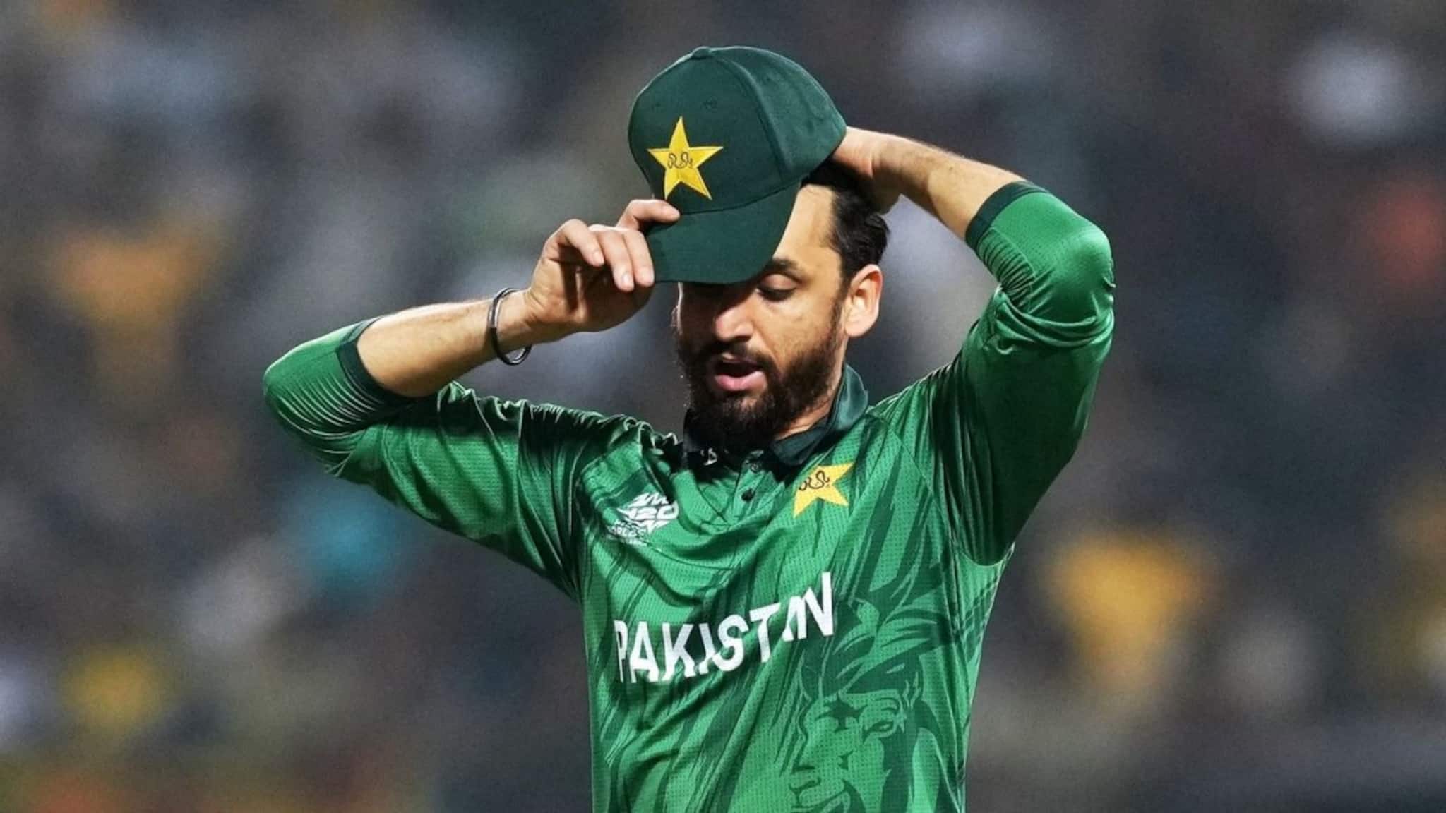 ICC T20 World Cup: শ্রীলঙ্কার বিরুদ্ধে জয় পেলেও বিশ্বকাপ থেকে ছিটকে গেল পাকিস্তান! ম্যাচ শেষের অঙ্ক মেলাতে পারলেন না সলমনরা ICC T20 World Cup: শ্রীলঙ্কার বিরুদ্ধে জয় পেলেও বিশ্বকাপ থেকে ছিটকে গেল পাকিস্তান! ম্যাচ শেষের অঙ্ক মেলাতে পারলেন না সলমনরা