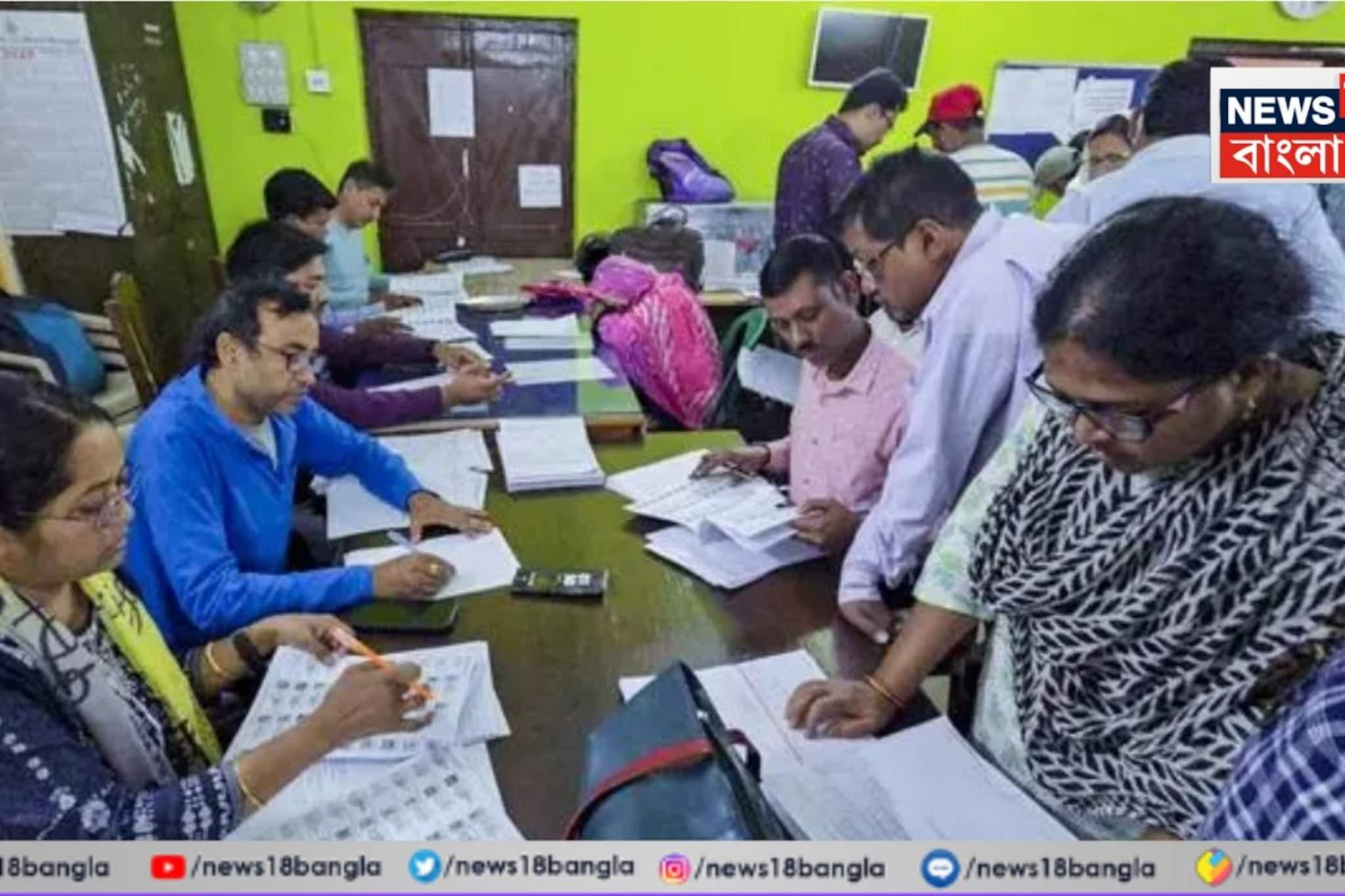 বড় ইস্যু SIR! বাংলার ভোটের ফল নির্ধারণে এবার বড় ভূমিকা নেবে ভোটার তালিকা সংশোধনই, বলছে গ্রাউন্ড রিপোর্ট বড় ইস্যু SIR! বাংলার ভোটের ফল নির্ধারণে এবার বড় ভূমিকা নেবে ভোটার তালিকা সংশোধনই, বলছে গ্রাউন্ড রিপোর্ট
