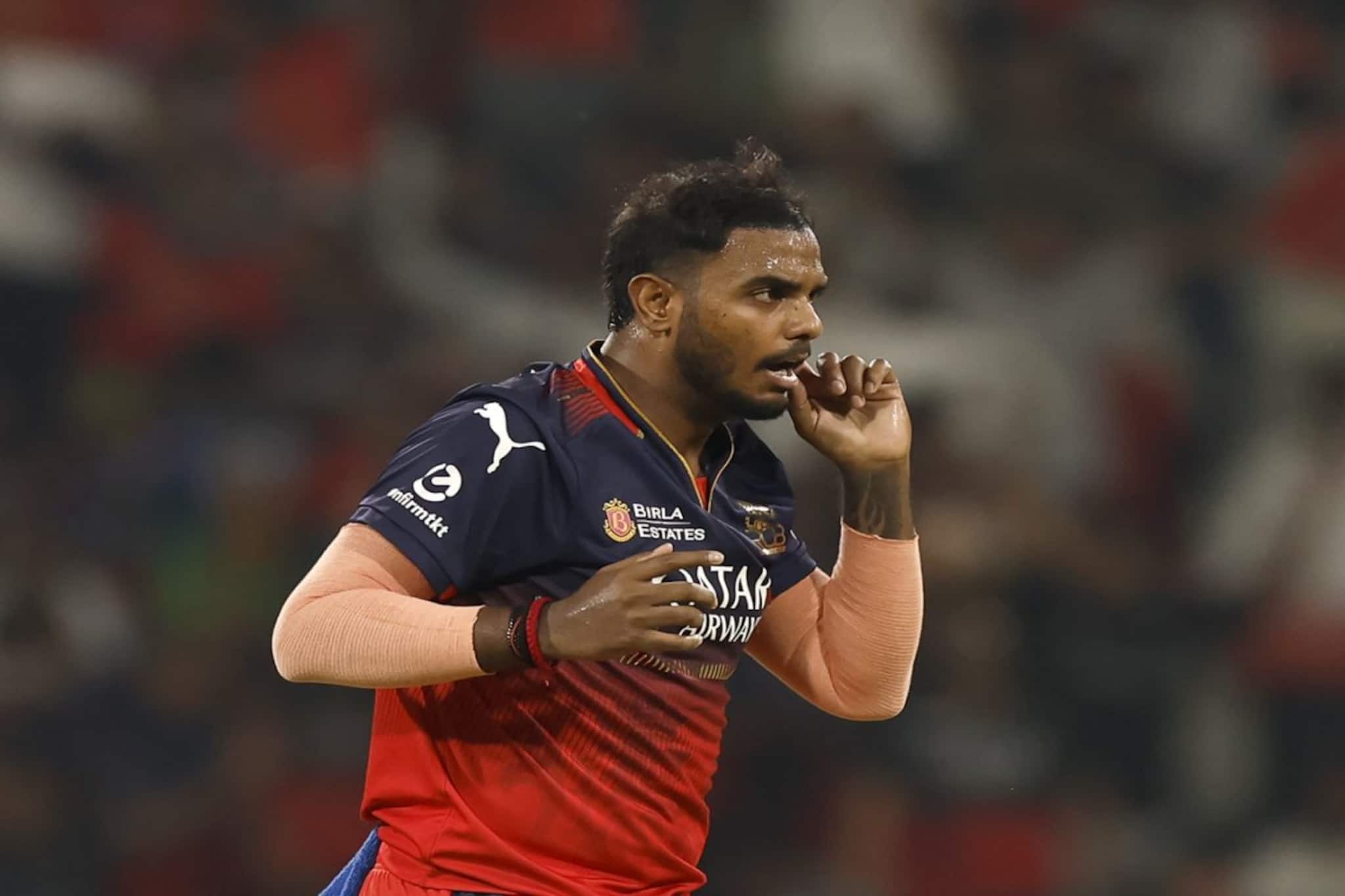 নাবালিকার ওপর শোষণ, আইপিএল দল থেকে বাইরে বার করে দিল যশ দয়াল