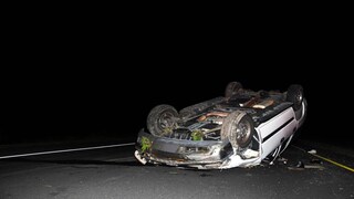 স্পিড বাড়ানোয় নিয়ন্ত্রণ হারানো গাড়ির অ্যাক্সিডেন্ট - Photo - Representative