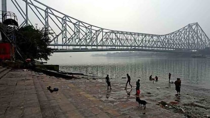 উত্তর কলকাতায় দোলের সকালে আহিরটোলা ঘাটে স্নান করতে গিয়ে মৃত্যু! উত্তর কলকাতায় দোলের সকালে আহিরটোলা ঘাটে স্নান করতে গিয়ে মৃত্যু!