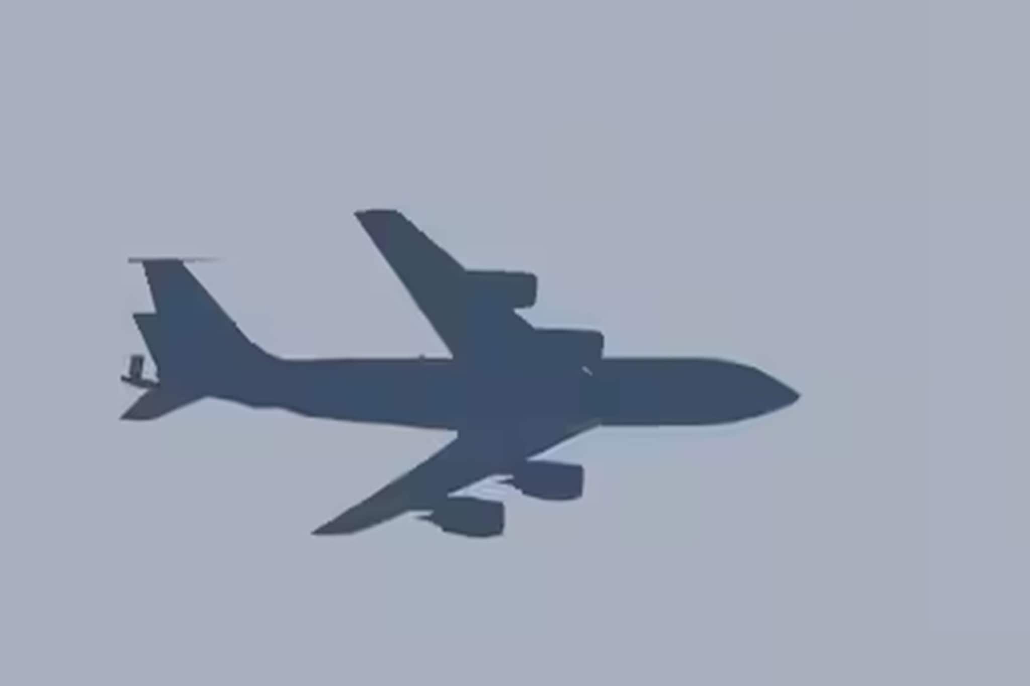 ইরাকে মার্কিন বিমান বিধ্বস্ত, ৪ সেনার মৃত্যু! কে ধ্বংস করল বিমান জানেন? শুনে চমকে উঠবেন