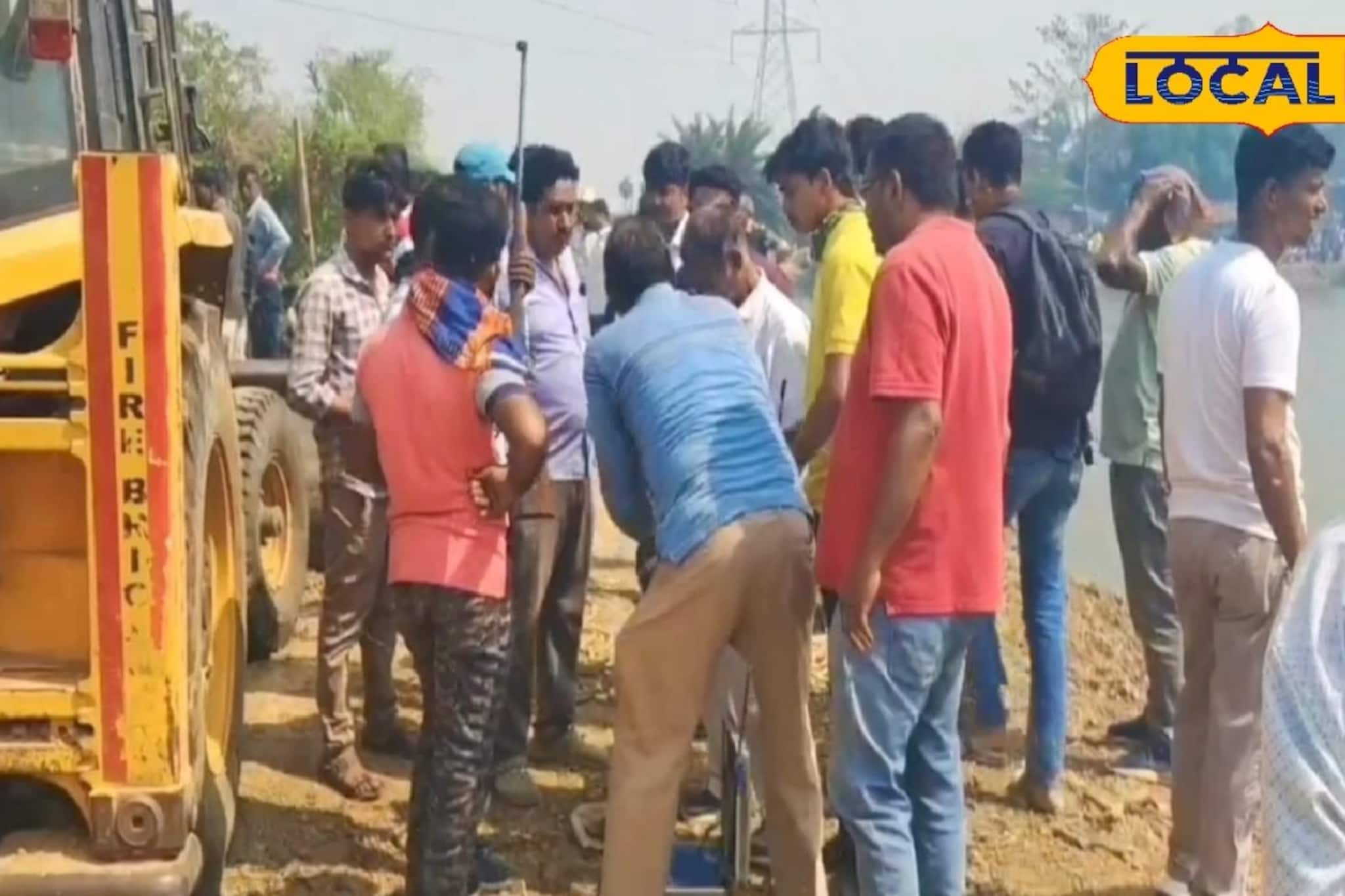 ভোর থেকে হাতির তাণ্ডব গ্রামে, অতিকায় দাঁতালকে ক্রেনে ঝুলিয়ে সরিয়ে নিয়ে গেল বন দফতর ভোর থেকে হাতির তাণ্ডব গ্রামে, অতিকায় দাঁতালকে ক্রেনে ঝুলিয়ে সরিয়ে নিয়ে গেল বন দফতর