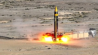 ভয়াবহ হামলা চালাচ্ছে ইরান