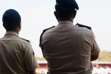 দুই পুলিশের মধ্যে বচসা, হাতাহাতি থেকে SI-কে সোজা গুলি! দার্জিলিংয়ে রক্তারক্তি কাণ্ড, গ্রেফতার অভিযুক্ত ASI