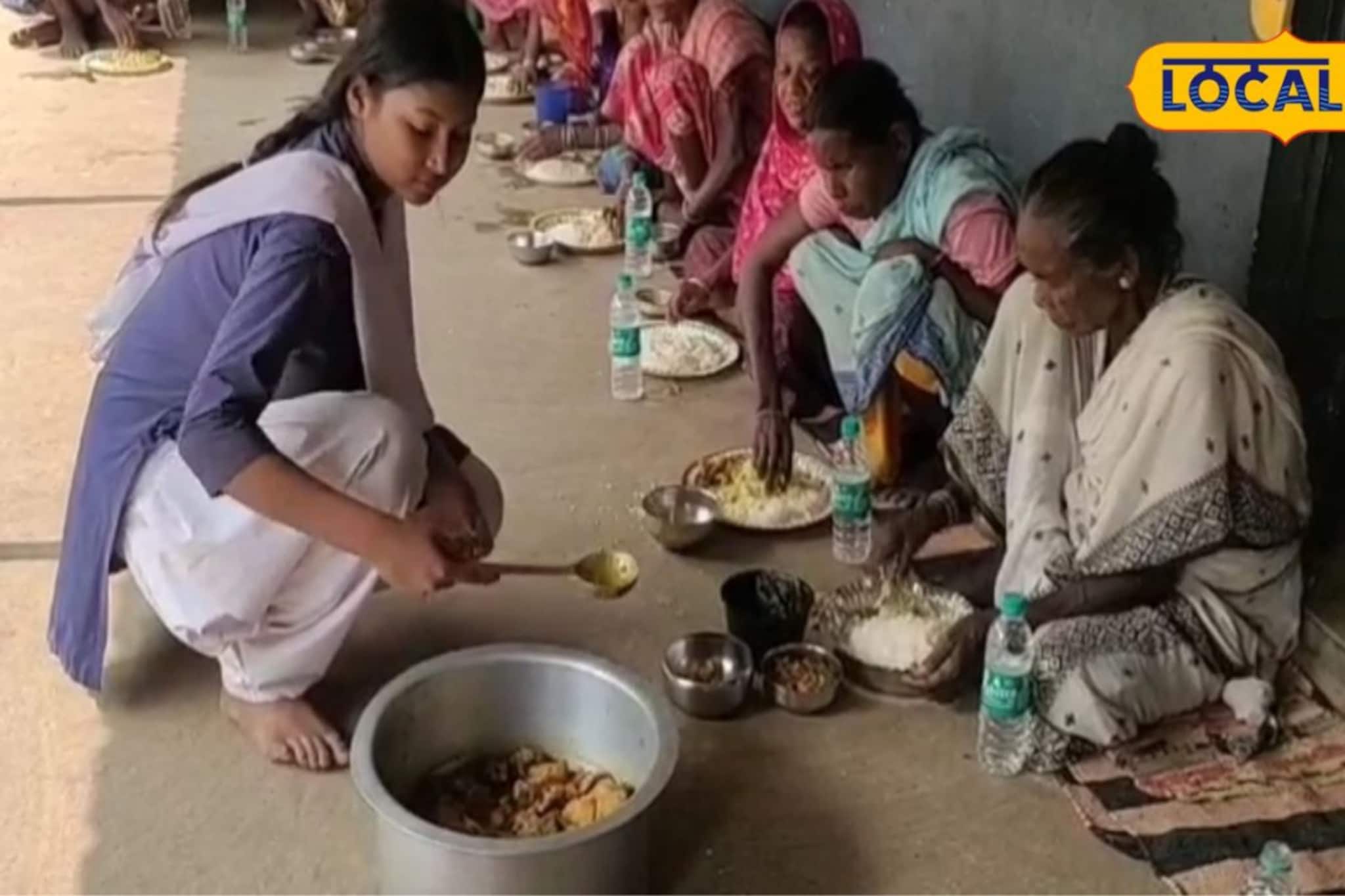 ভাত, ডাল, মাছ, মাংস...! টিফিনের বাজেটে কাটছাঁট করে বৃদ্ধাশ্রমের মায়েদের ভুরিভোজ পড়ুয়াদের