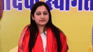 কে এই সোমা ঠাকুর?