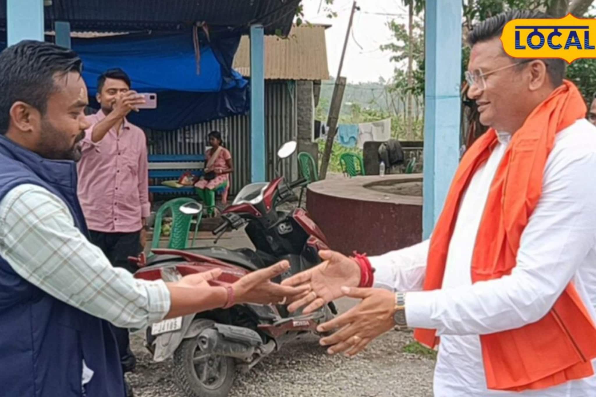 অষ্টমীর মেলায় আচমকা দেখা বিশাল-বীরেন্দ্রর, তারপর যা করলেন বিজেপি-তৃণমূল প্রার্থী! নজির তৈরি এলাকায় অষ্টমীর মেলায় আচমকা দেখা বিশাল-বীরেন্দ্রর, তারপর যা করলেন বিজেপি-তৃণমূল প্রার্থী! নজির তৈরি এলাকায়