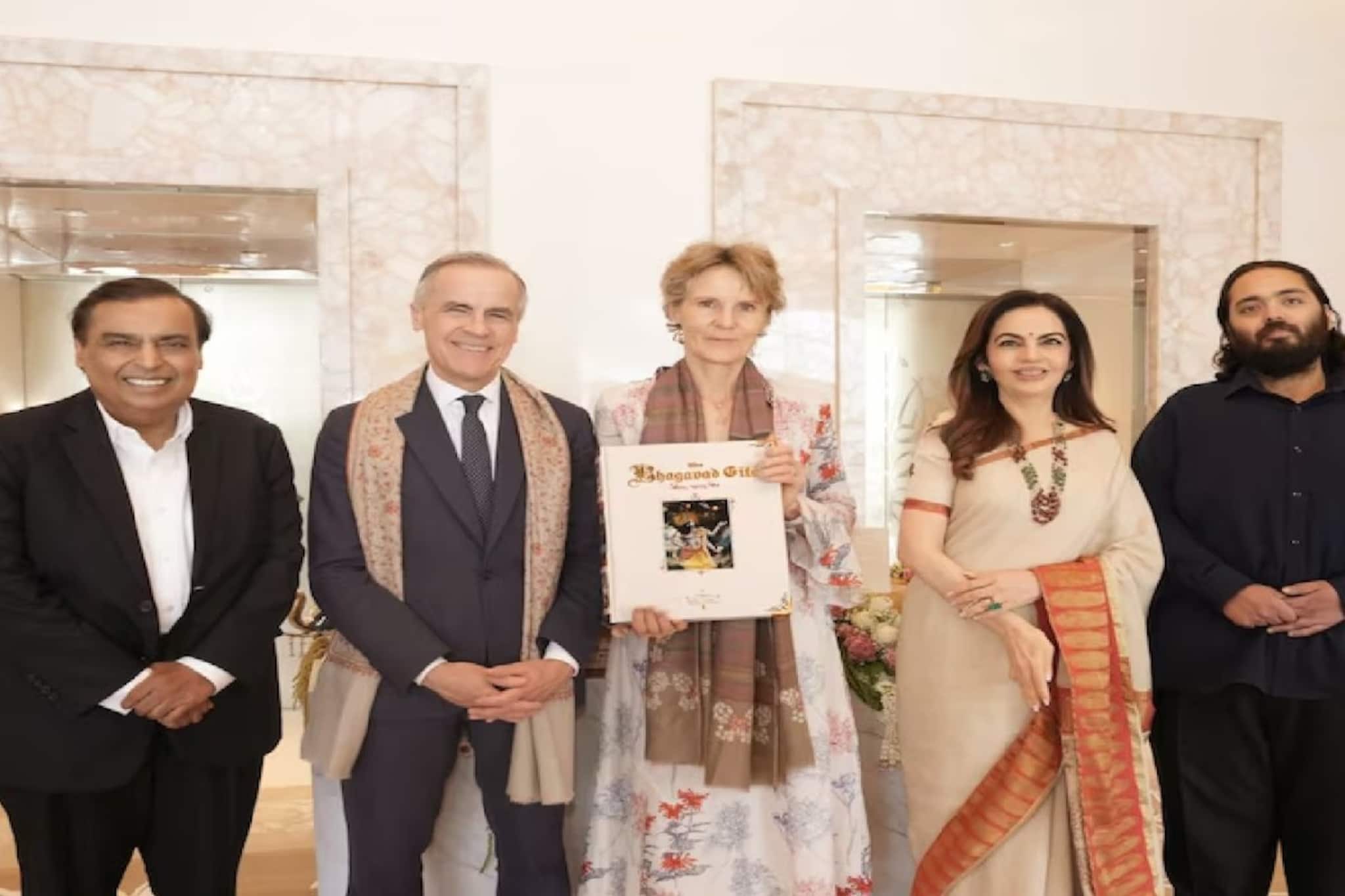 মুম্বইয়ের বাসভবনে কানাডার প্রধানমন্ত্রী মার্ক কার্নিকে আপ্যায়ন করলেন আম্বানি পরিবার