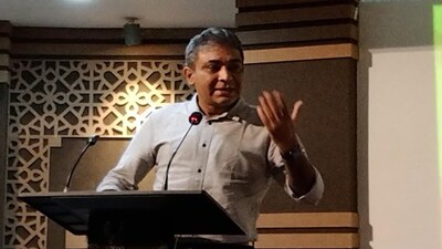 কী করলেন দেবদীপ?