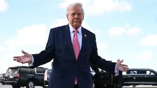 আর কোনও উপায় নেই? ইরান-ইজরায়েল যুদ্ধ তাঁকে এই দুটি খারাপ বিকল্পের সামনেই দাঁড় করিয়ে দিল! আর কোনও উপায় নেই? ইরান-ইজরায়েল যুদ্ধ তাঁকে এই দুটি খারাপ বিকল্পের সামনেই দাঁড় করিয়ে দিল!