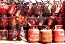LPG Cylinder: গ্যাসের কালোবাজারি রুখতে কড়া ব্যবস্থা কলকাতা পুলিশের! না মানলে ফেঁসে যেতে পারেন মামলায়