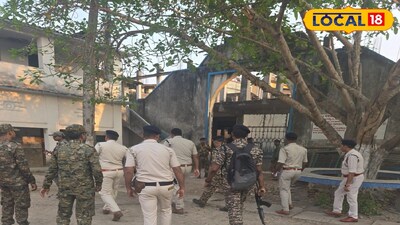 পুলিশের সঙ্গে কেন্দ্রীয় বাহিনীর টহলদারি